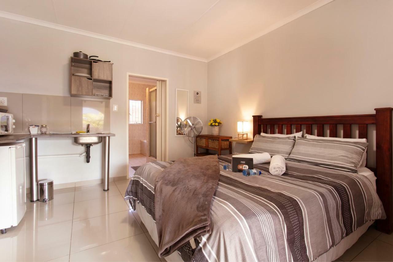 Dom (200 m²) w okolicy Garsfontein z 1 sypialniami i 2 łazienkami Pretoria-Noord Zewnętrze zdjęcie